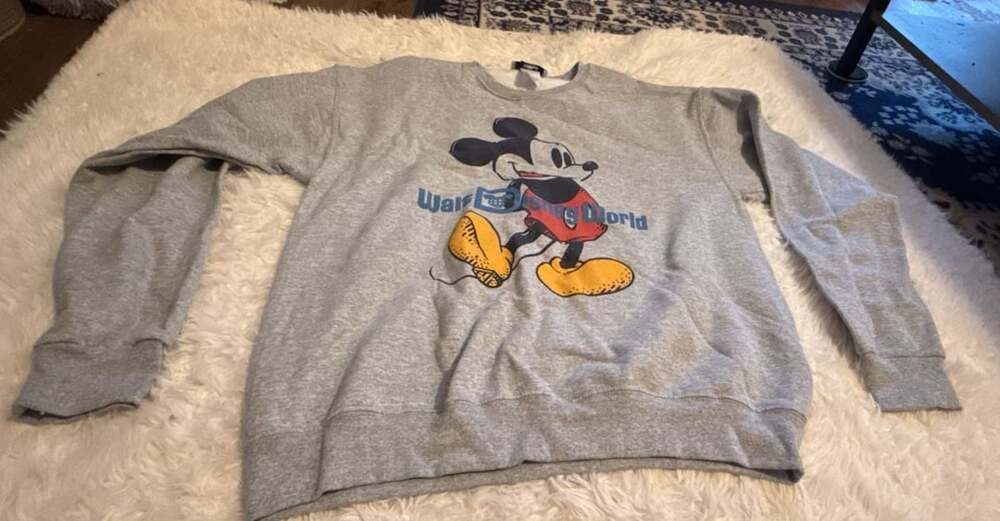Disney Walt Disney World Mickey Mouse Gray Graphic Crewneck Sweatshirt Size L
